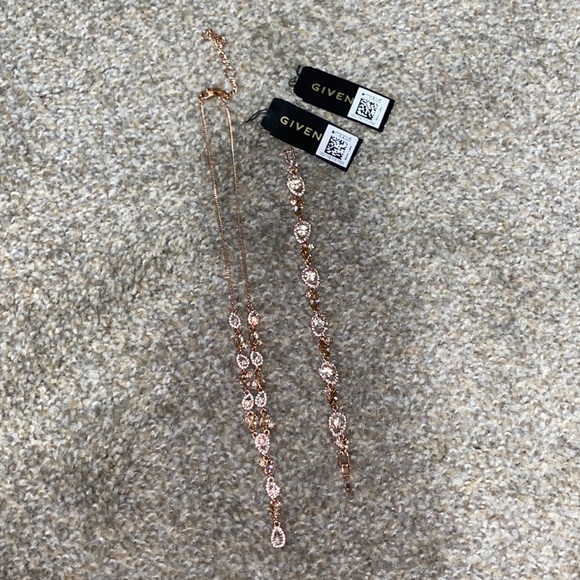 ROSE GOLD Givency Jewelry Set - Picture 1 of 5